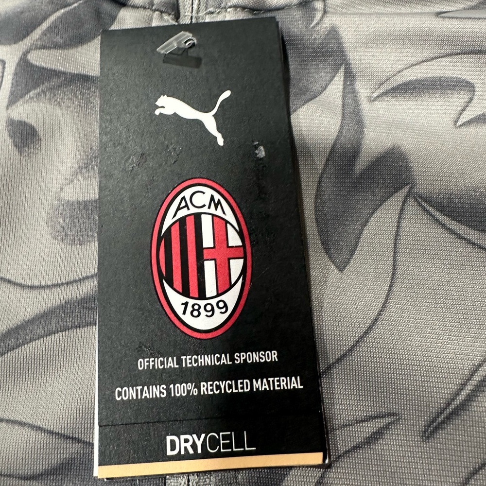AC Milan PUMA Soccer / Football Men’s 1/4 Zip Long Sleeve (Large) Retail For $75 - Picture 10 of 14